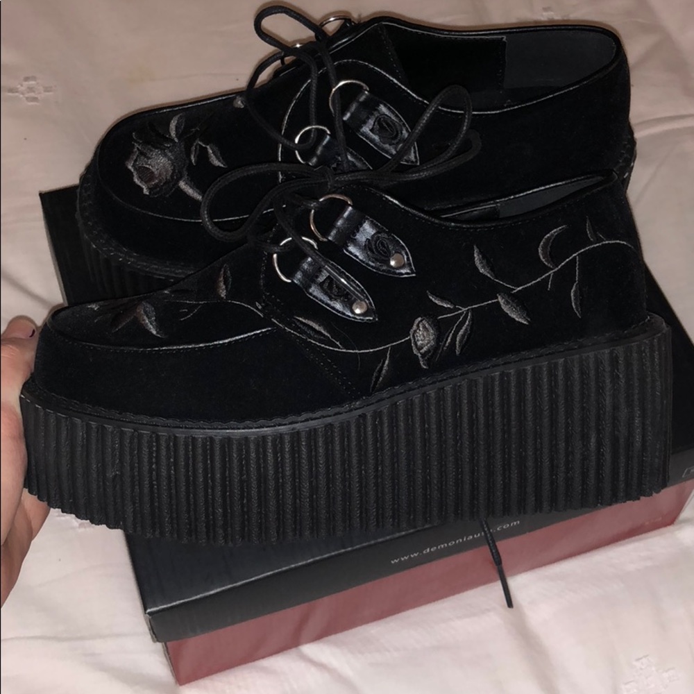 Women’s platform Velvet Creepers shoes Size 11